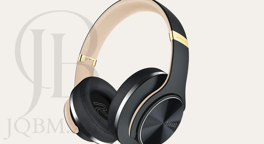 Wireless headphones with touch controls